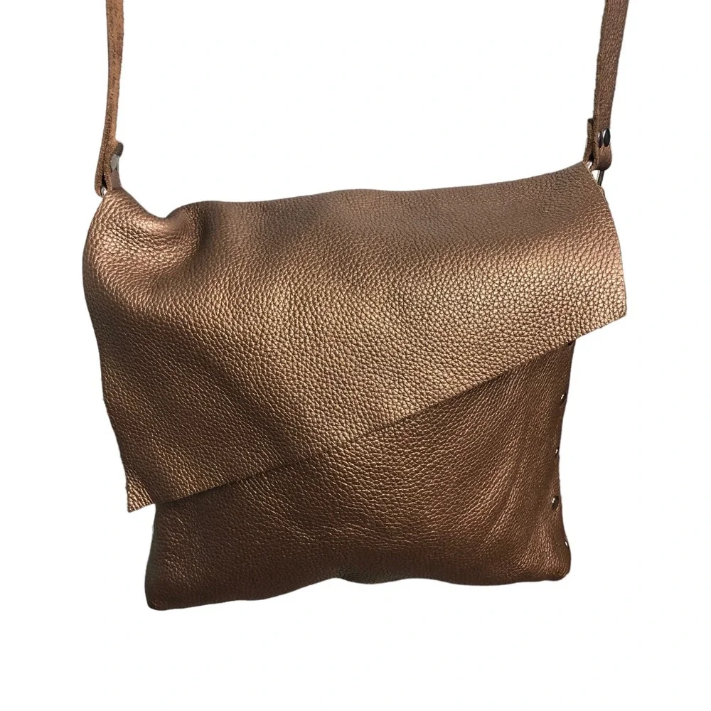 Gold Pebble Leather Purse Womens Grommet Open Flap Crossbody Vintage Y2K‎